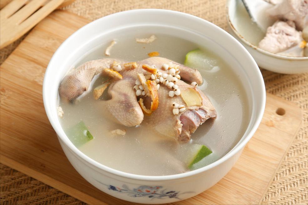 炖鸽子不要哪些部分,鸽子汤怎么炖才不腥不柴好喝呢