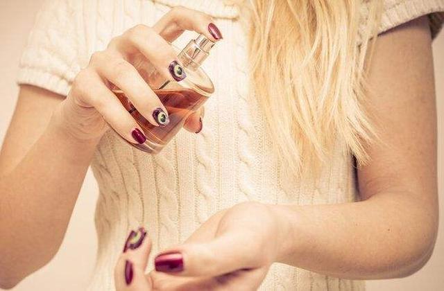 为什么有些女生身上有淡淡的香,为什么有的女人体香很臭