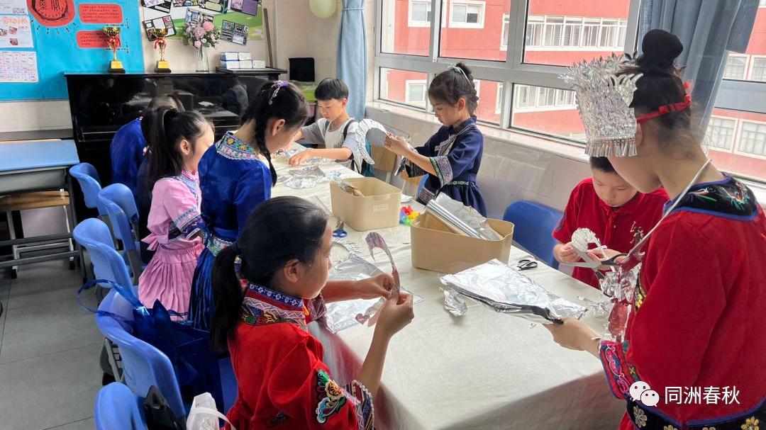 首届56个民族服饰创意大赛,五十六个民族服饰展介绍