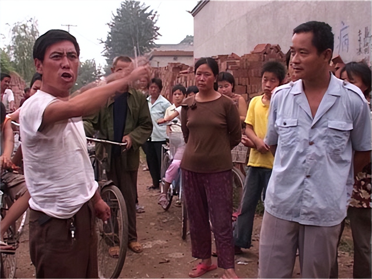 1974年，河北一村支书与村妇通奸17年后毒害其夫，案发300人寻尸