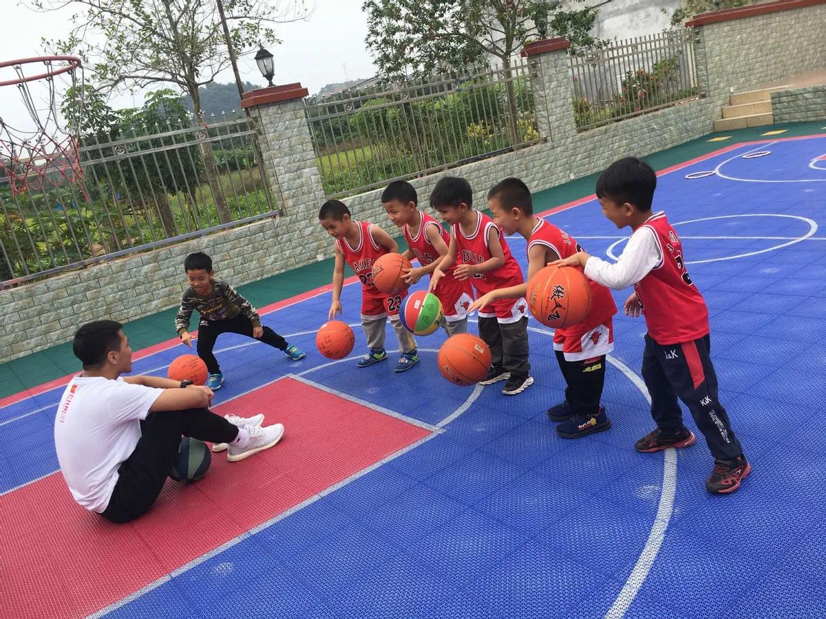 作为一个教练如何带领篮球员训练,小篮球高级教练员