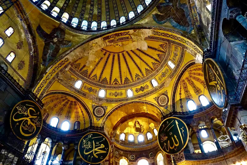 百年历史的索菲亚教堂,世界上的三座圣索菲亚大教堂