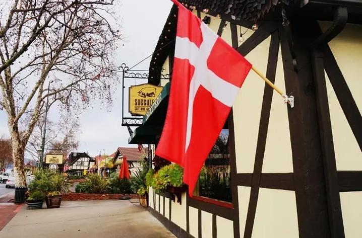 五星红旗仅得15票，3号作品得185票，为何最终选了“五星红旗”？