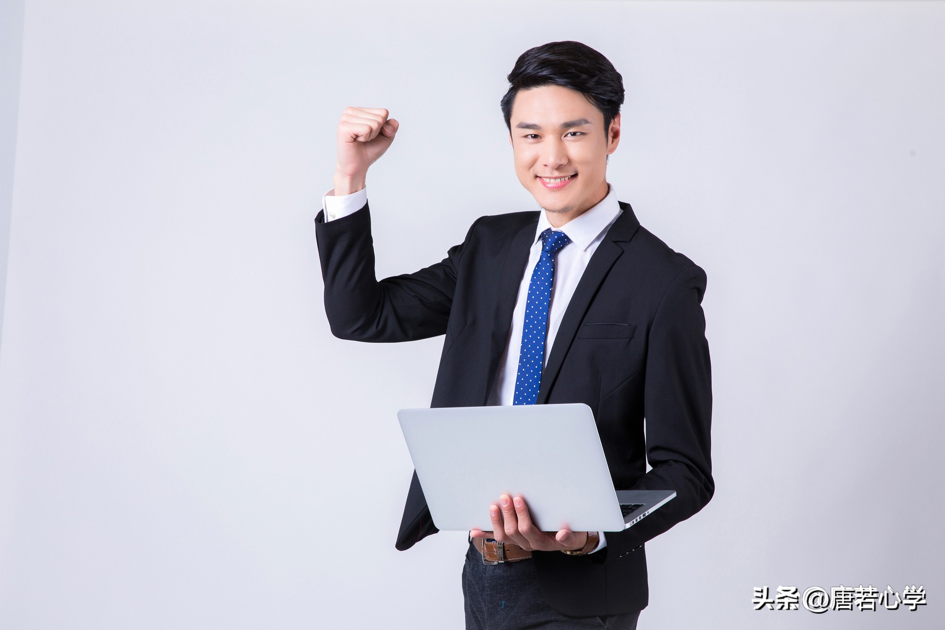 如何改掉自己的软弱自卑,当自己很自卑时该怎么调整