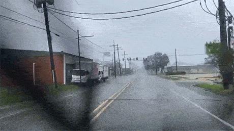 大街上看到的一幕万万想不到,大街上的一幕视频