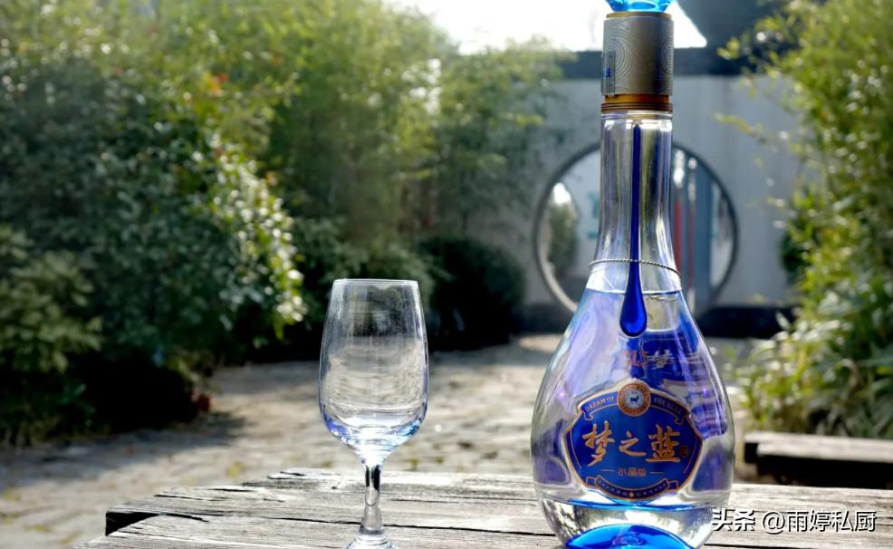 二锅头梦之蓝怎么选,二锅头好喝还是梦之蓝好喝