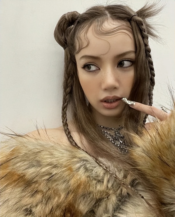 怎么判断适合八字刘海和空气刘海,怎样知道什么样的刘海适合自己