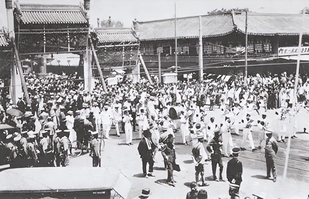 权力与法统——中山先生的“国葬”与“*党**葬”