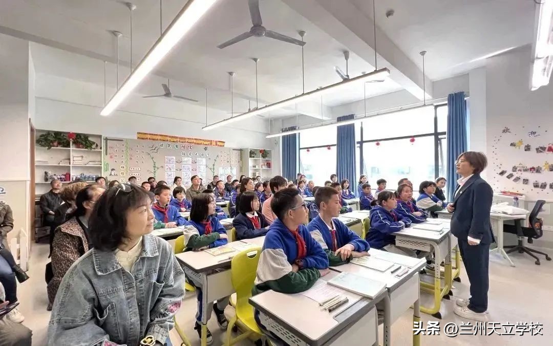兰州天立根基小学第四周升旗仪式,兰州天立根基小学