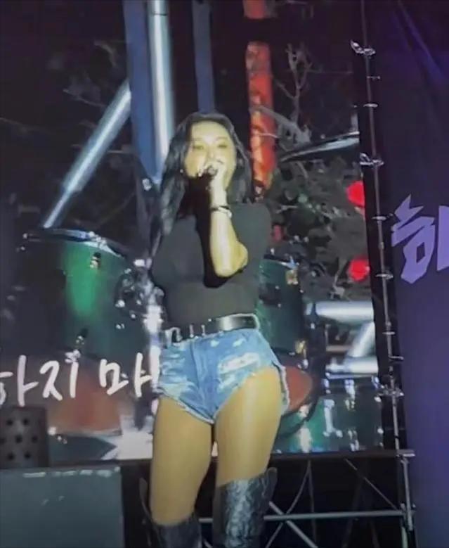 某韩国明星手摸*处私**露骨舞蹈惊现，你认识她吗？