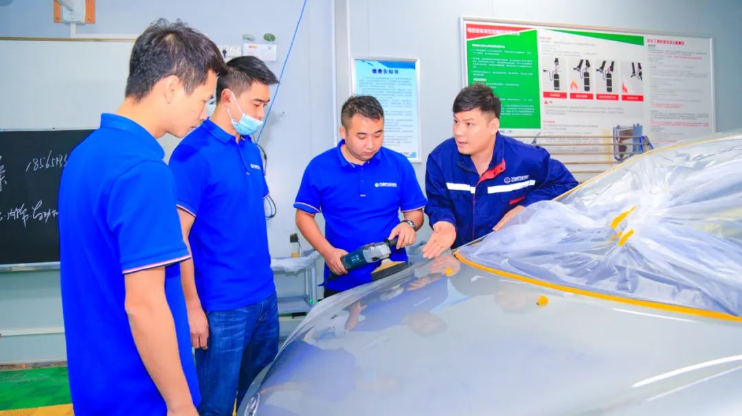 汽车美容学什么技术比较有前途,专业汽车美容应具备的基本条件