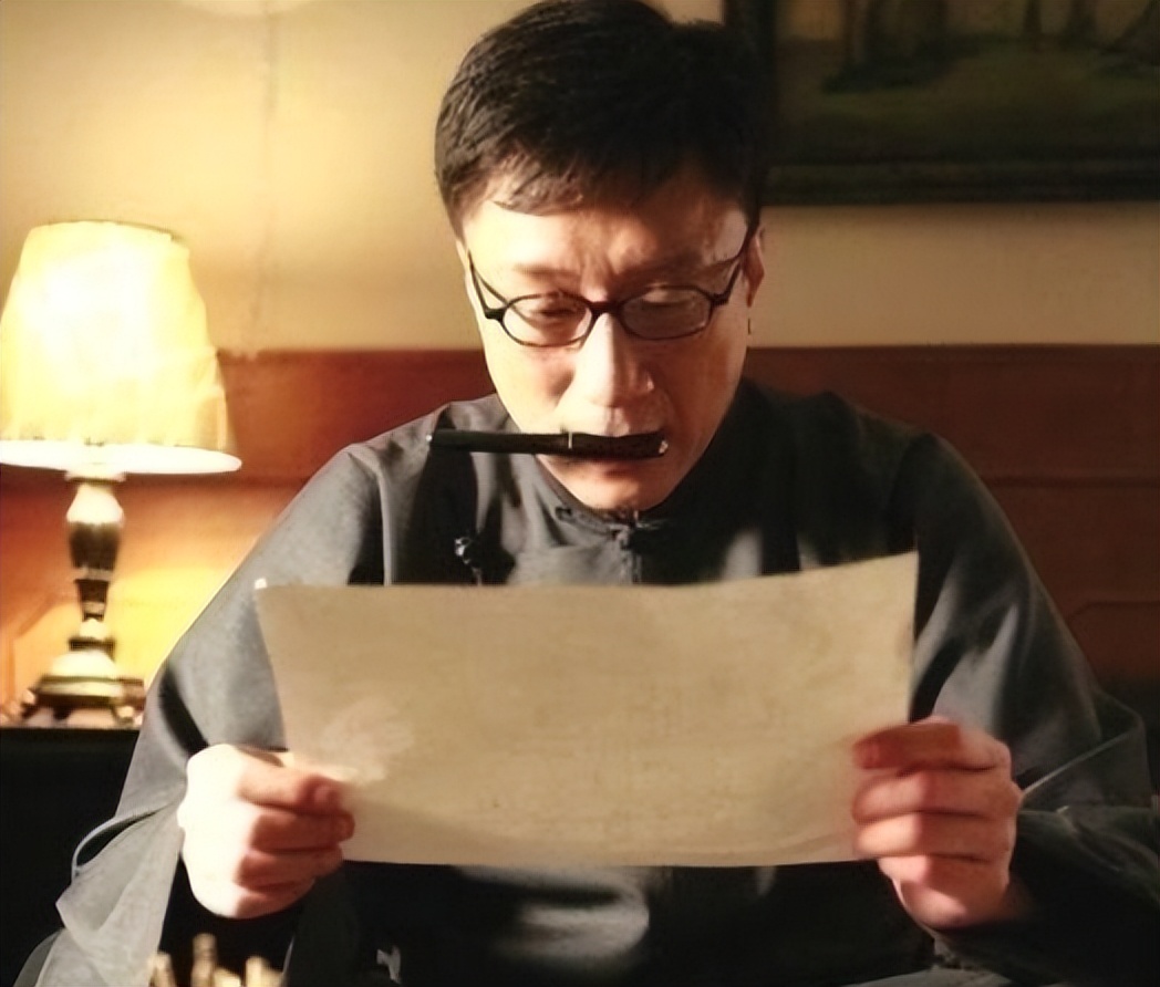 国军副师长被我军俘虏，表明*底卧**身份没人信，说暗语后直接送北平