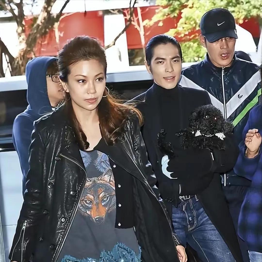 萧敬腾曝光过几次恋情,萧敬腾以前有过几个女朋友