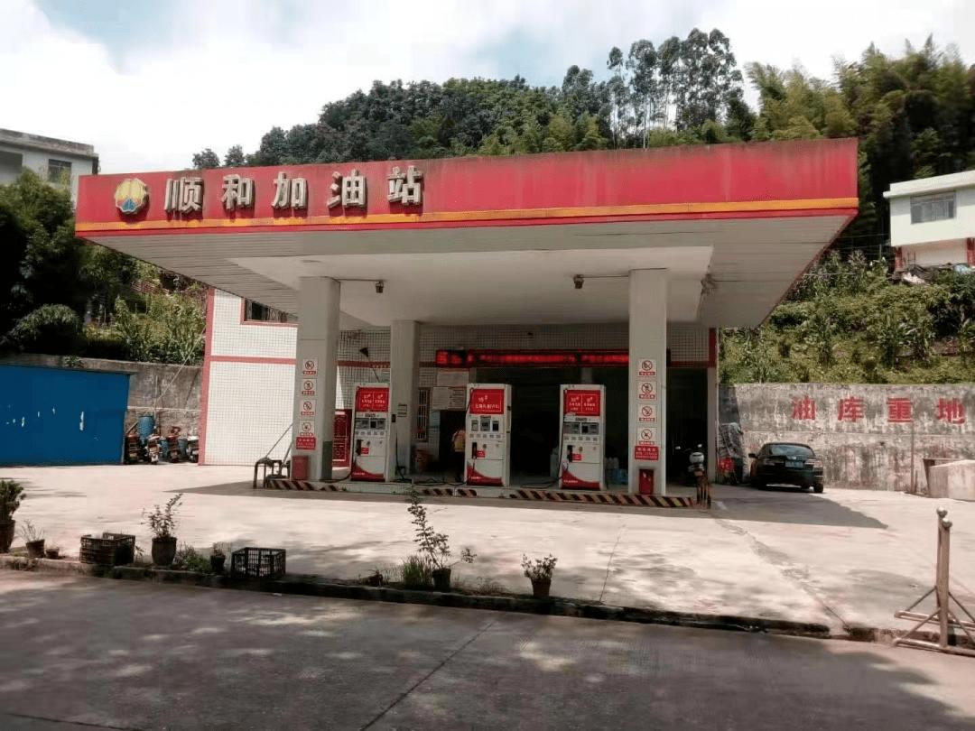 为什么私营加油站便宜还免费洗车,加油站免费洗车对洗车店有影响吗