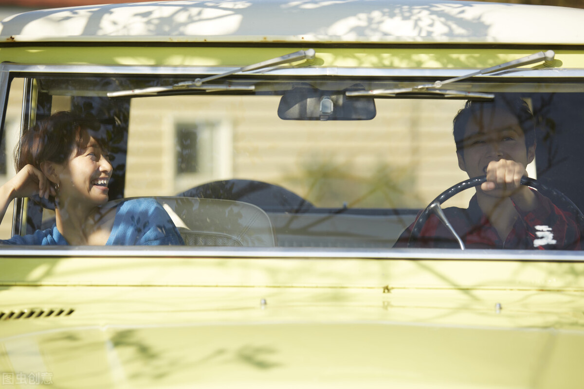 女孩从小被嫌弃10年后回家,女孩从小被嫌弃十年后回家