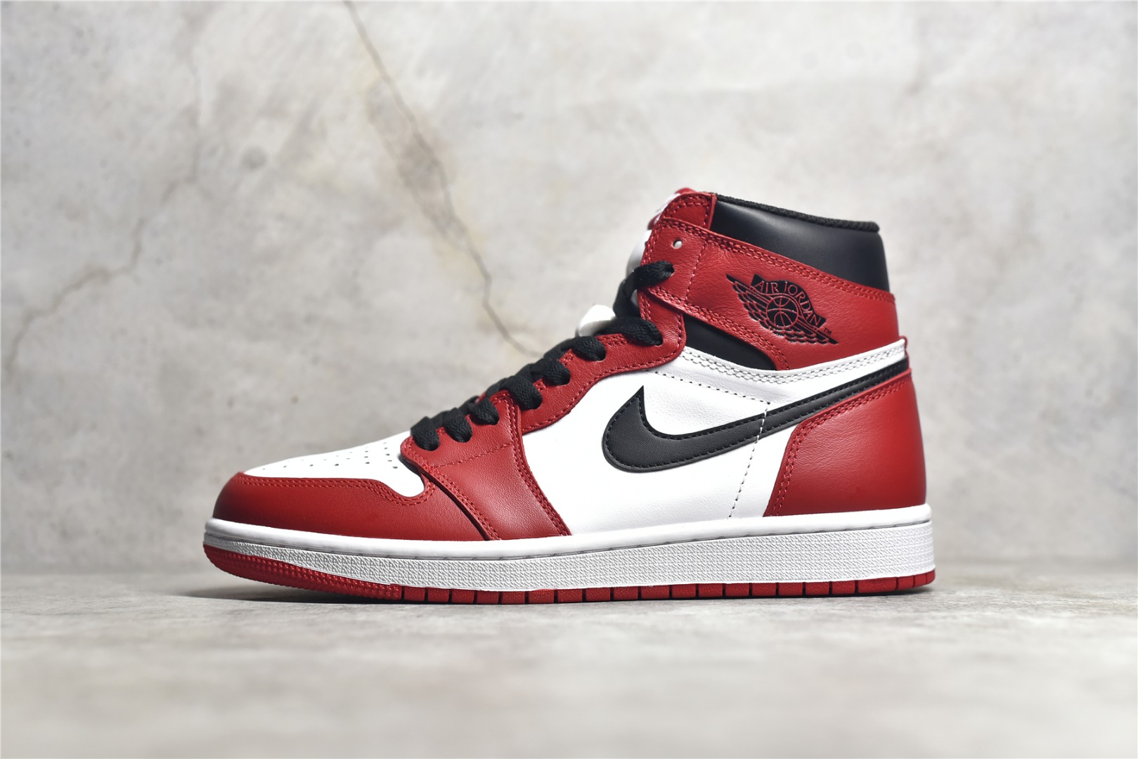 耐克aj1联名乔丹红色,耐克乔丹aj1儿童款