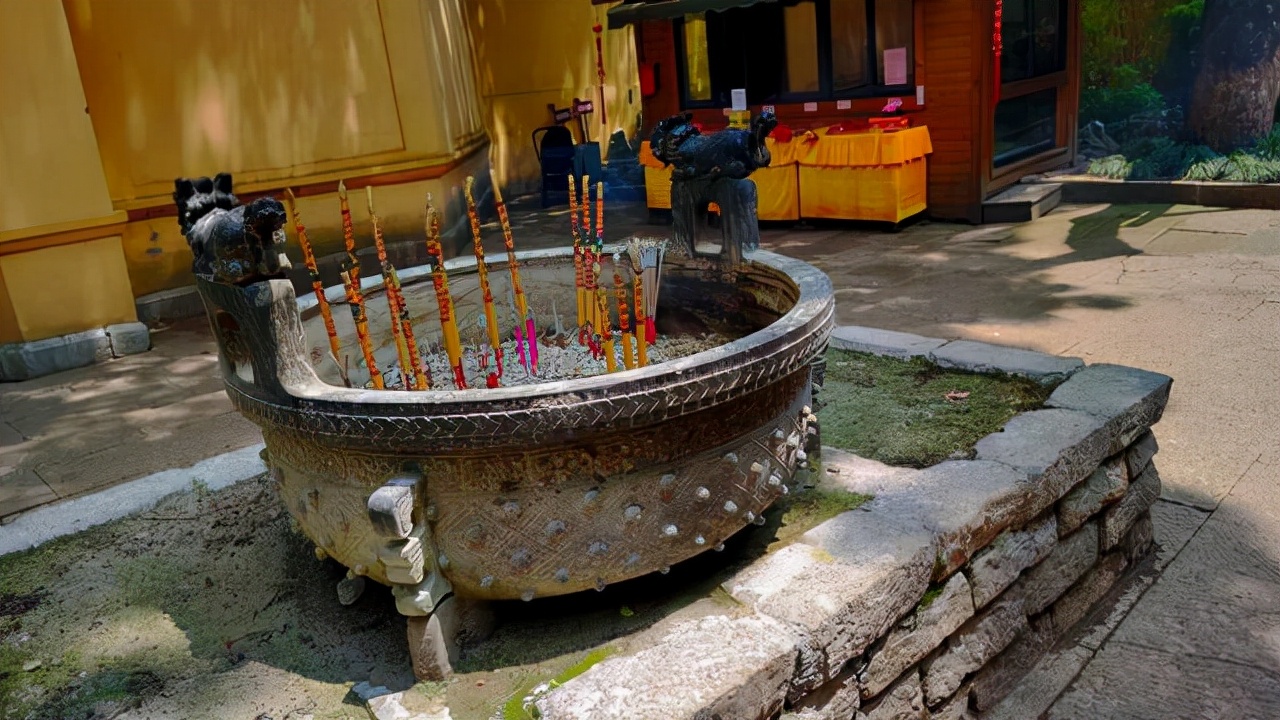 在清朝的时候，有一种“特殊”的乞丐，他们是如何依靠香灰赚钱的