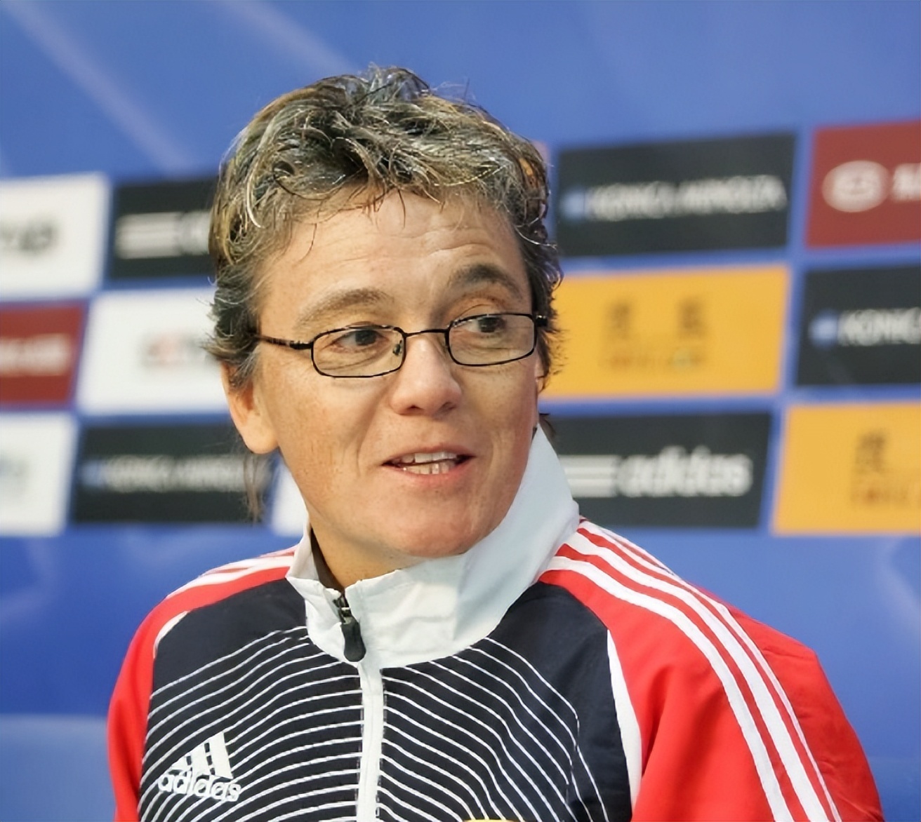 中国女足现任主帅是谁,中国女足历届主教练