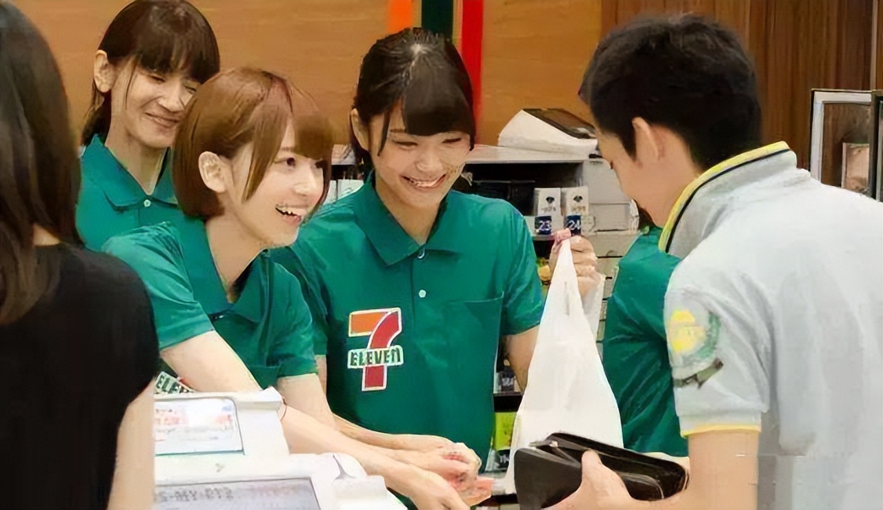 日本女高中生为何大量沉沦风俗行业，畸形的自由为日本带来了什么