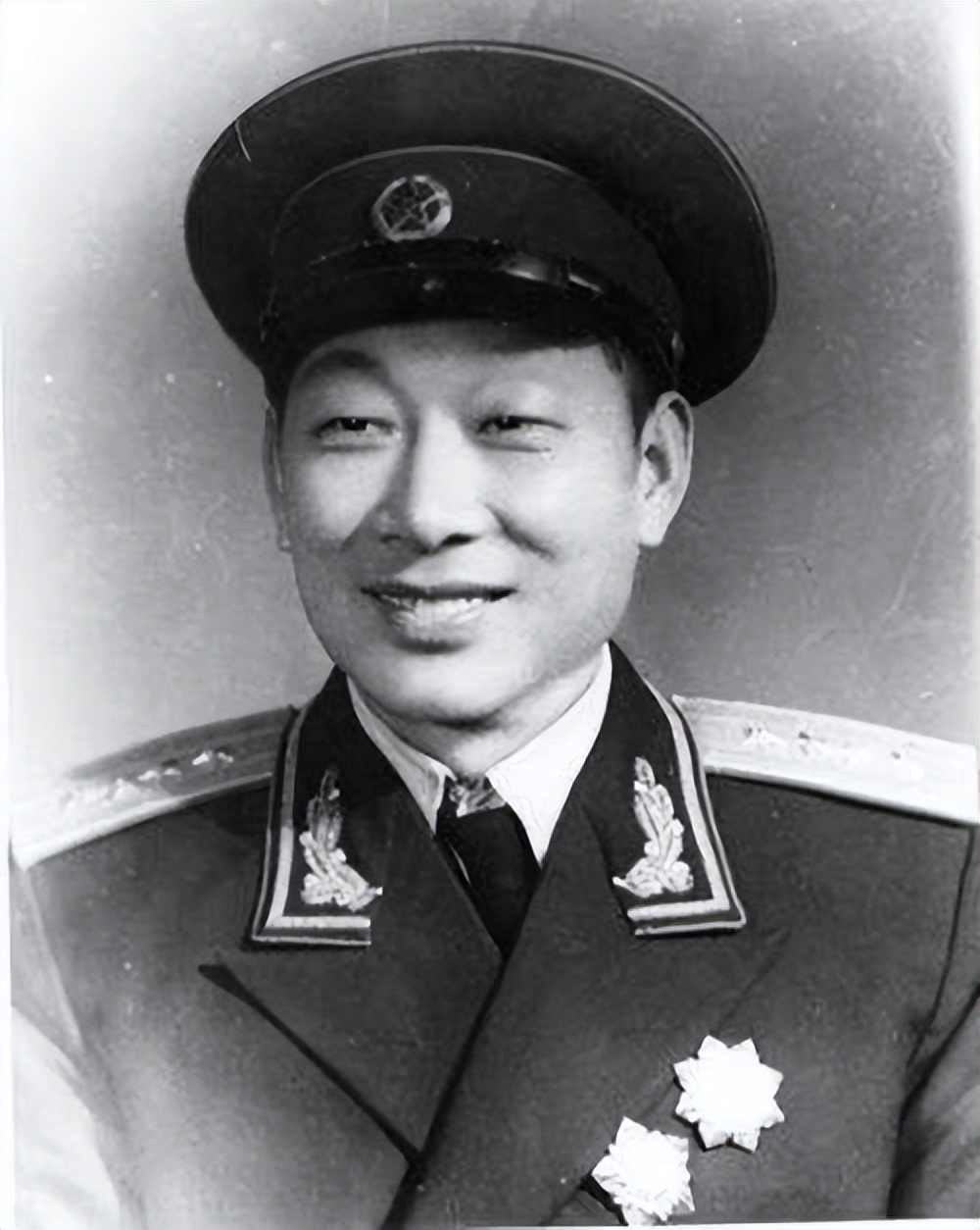 铁道游击队政委讲毛猴子视频,铁道游击队政委毛猴子