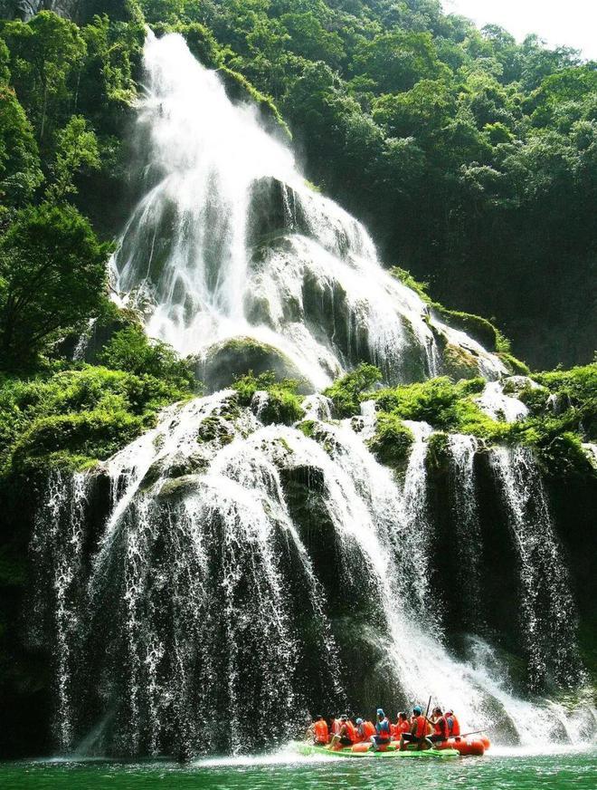 湘西神秘面纱揭秘！凤凰古城VS芙蓉镇，谁才是湖南之最？