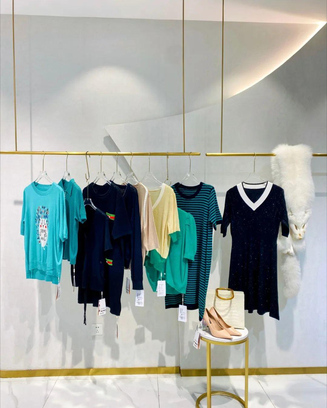 桑蚕丝纯色连衣裙夏2022新款爆款,桑蚕丝金丝绒连衣裙夏2022新款