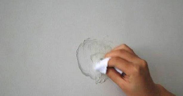 家里白墙被小孩画脏了怎么办,家里的白墙脏了刷乳胶漆可以吗