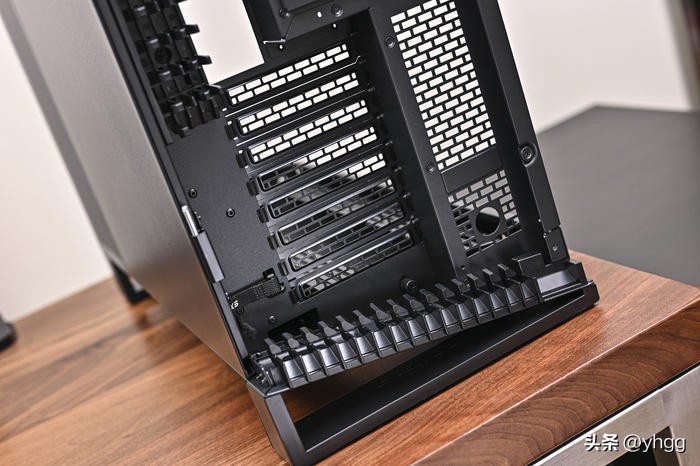 黑金全塔海景房——ROGZ790HERO+4080猛禽+追风者NV7装机展示