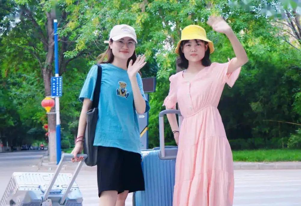 “哥哥结婚，我当新娘”，大学生国庆请假奇葩理由，导员无言以对