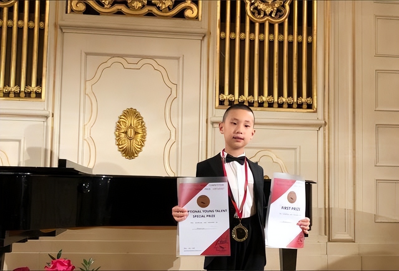 刘烨到底多有钱,有钱人都把儿子送去哪些学校