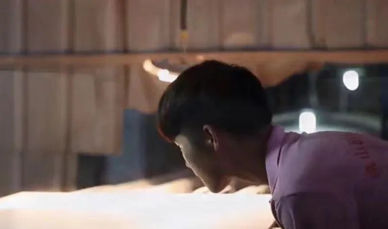 深刻瓷砖,微凹凸质感亮光釉面