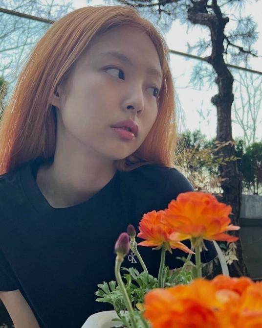 韩国明星最新发色棕色,韩国今年最流行的发色