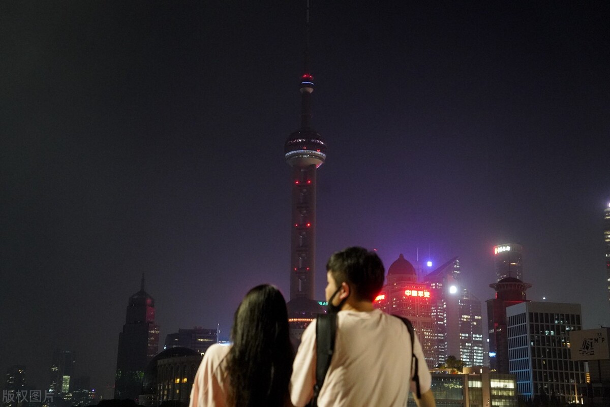 我，台湾人，曾以为大陆很穷，来到大陆后我被震撼到了，爱上大陆