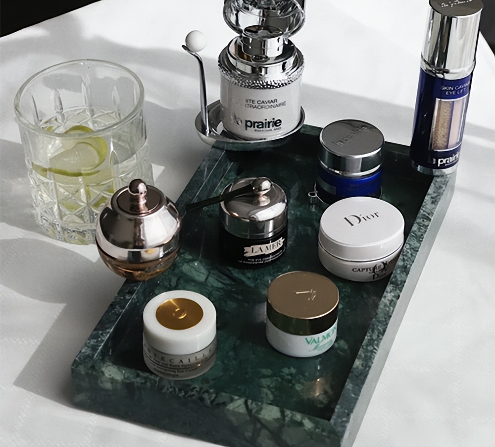 32岁女眼有皱纹需要买什么护肤品,40岁皮肤暗黄有皱纹用什么护肤品