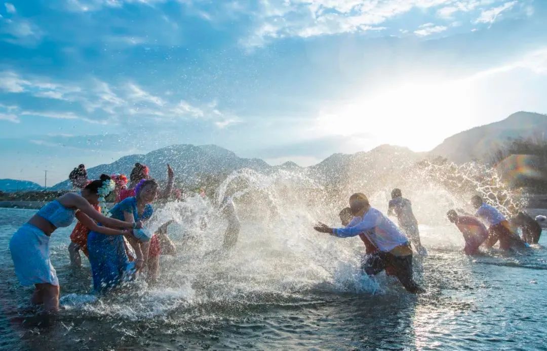 云南四月各地泼水节狂欢全攻略,2023年什么时候开始过泼水节