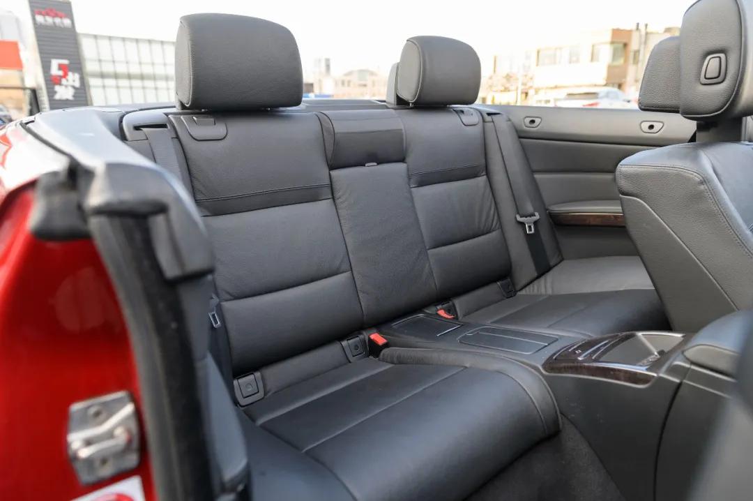 宝马335i硬顶敞篷落地多少,宝马335i二手还值得买吗