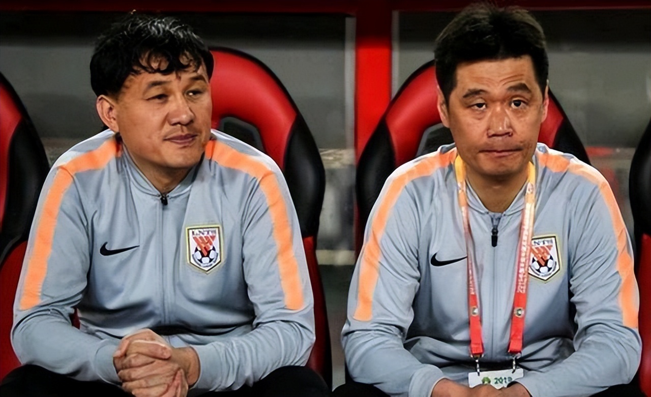 青岛足球教练李霄鹏,李霄鹏鲁能换帅视频