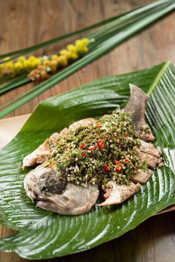 特色绝味鲈鱼做法,七星鲈鱼最正宗的做法