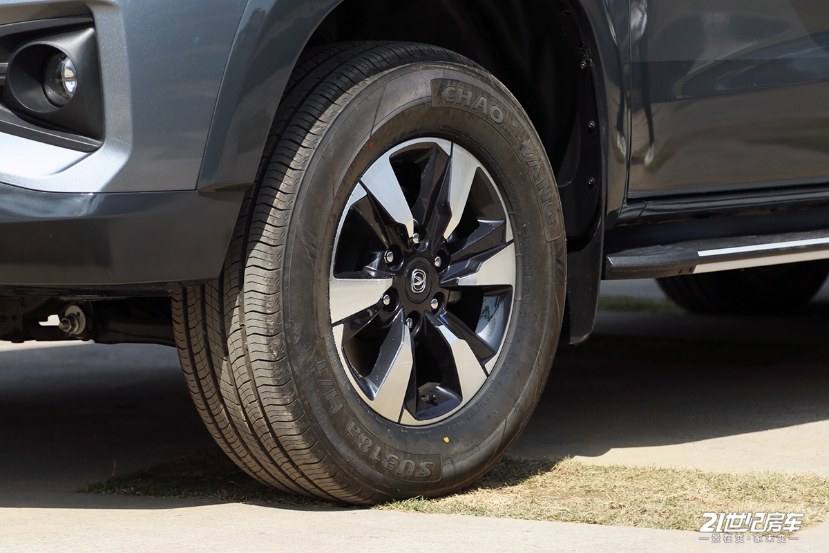 长安峰景览拓者对比大通t90,长安峰景和大通t90