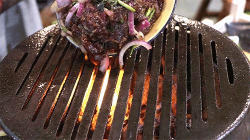 北京哪处烤羊肉最解馋？这家老字号，不是一个“绝”字就能概括