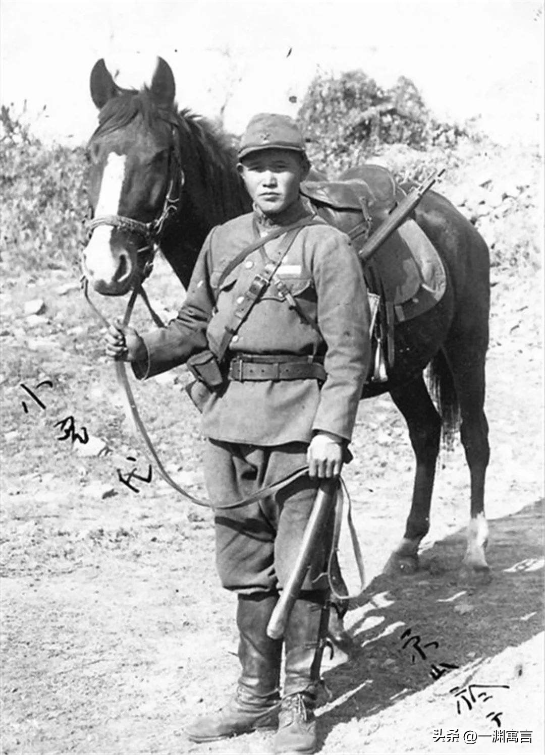 日本兵偏爱吃鸡！1937年*京大南***杀屠**中的荒唐一幕，家中有鸡能救命