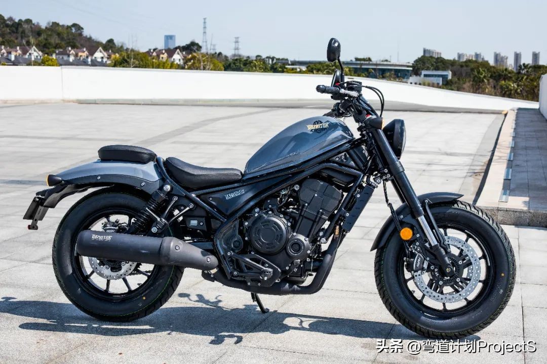 28990元起,更加接近原著,黑武士CM550上市