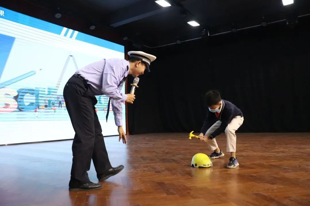 学习宣传贯彻*党**的二十大精神｜助力乡村振兴南宁公安在行动