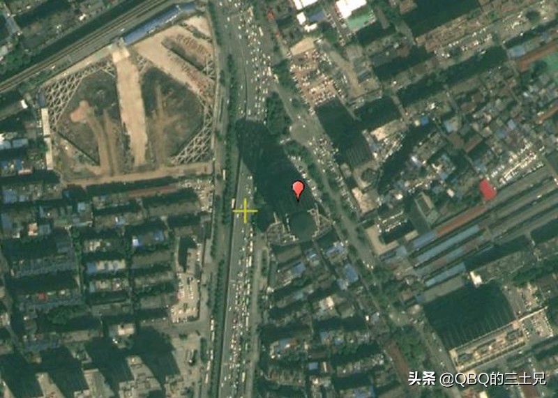 水泥下的秘密,水泥地下挖出的秘密