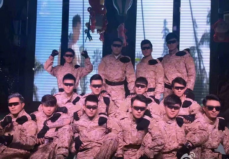 白马会所覆灭记：无数富婆疯狂砸钱，19年因“头牌鸭王”一夜倒闭