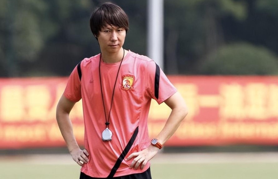 16岁就入选健力宝队留洋巴西,16岁李铁