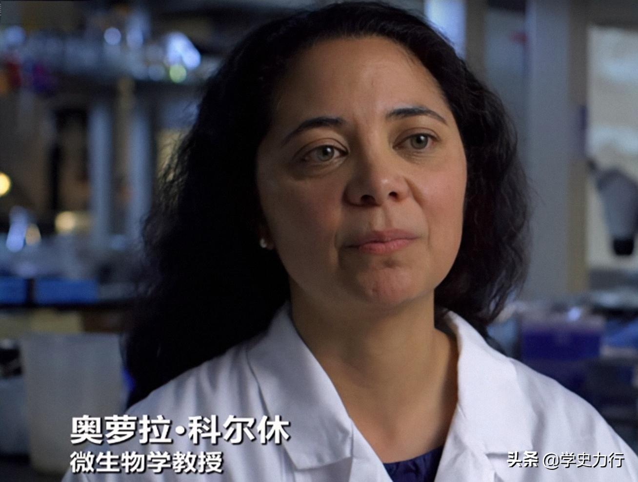 2011年，美国生物学教授感觉嘴里有异物，取出后发现是条罕见虫子