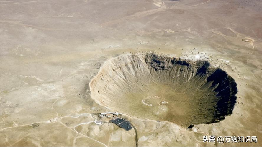 男子不听专家劝阻,花低价买下一个“大坑”,结果全家成亿万富翁