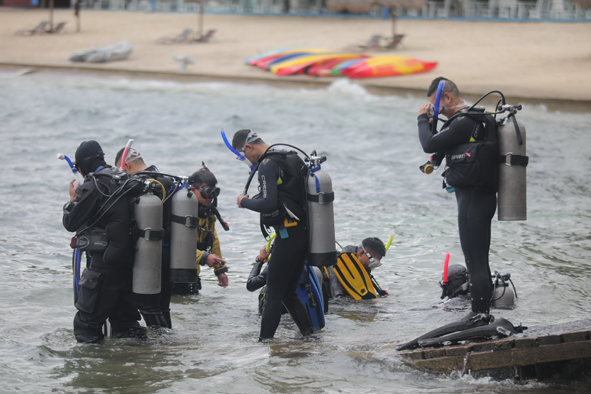 勇立潮头，他们是*破爆**专业的全能战士