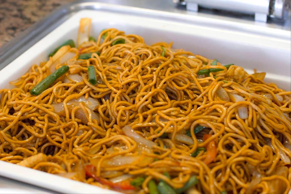 家常炒面，最忌煮好直接炒，掌握2点，面条鲜香顺滑，不黏不粘连